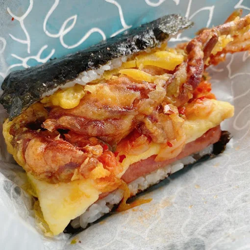 泡菜軟殼蟹飯糰|彰化初陽握飯糰創意口味